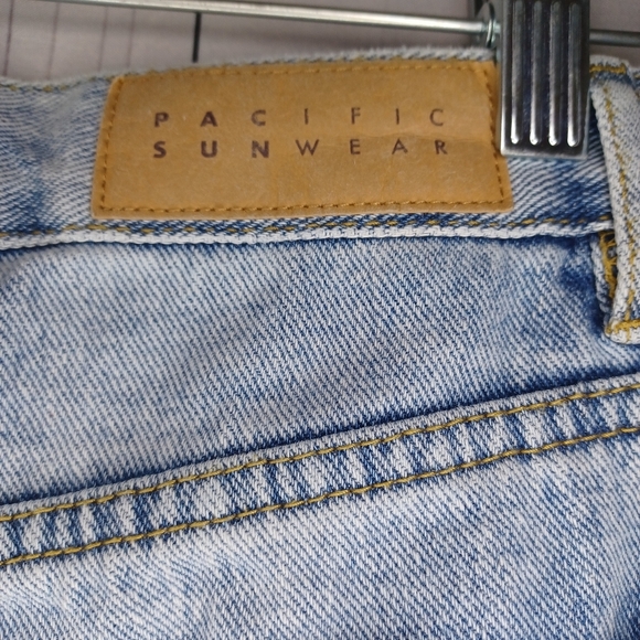 PacSun Destroyed Light Wash Denim Dad Jeans - Picture 10 of 13